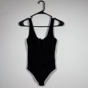 Black Sleeveless Wired Neckline Bodysuit